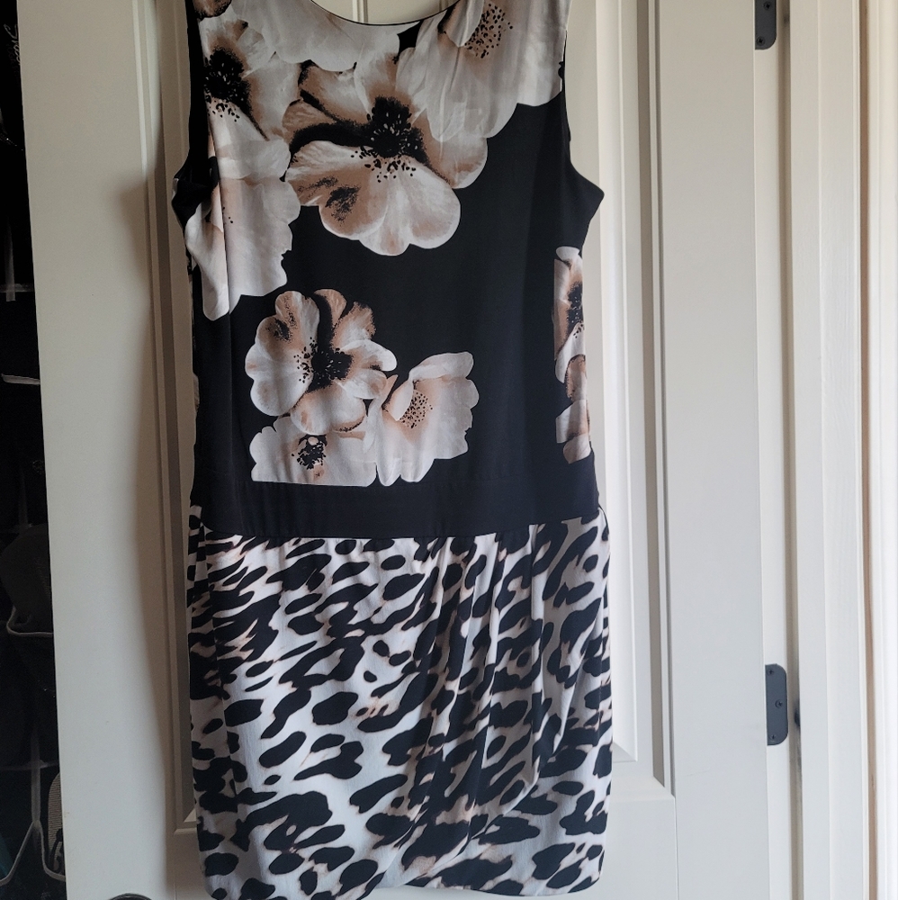 Sleeveless dress